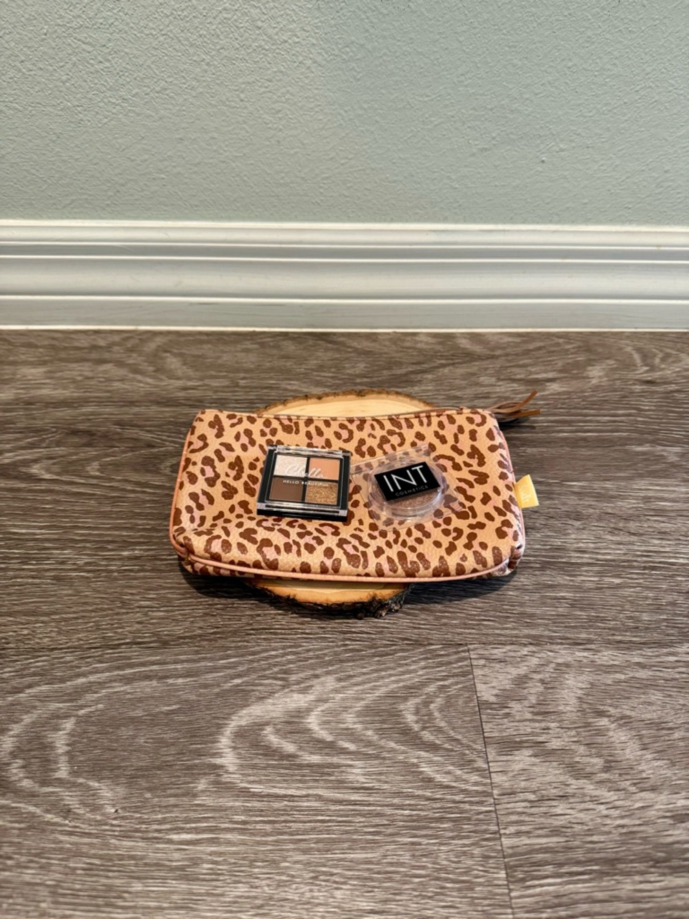 Chella La Vie Neutral Eyeshadow Palette Travel Size 4.4G net & INT Shadow